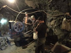 这两个织干部职工赶去现场